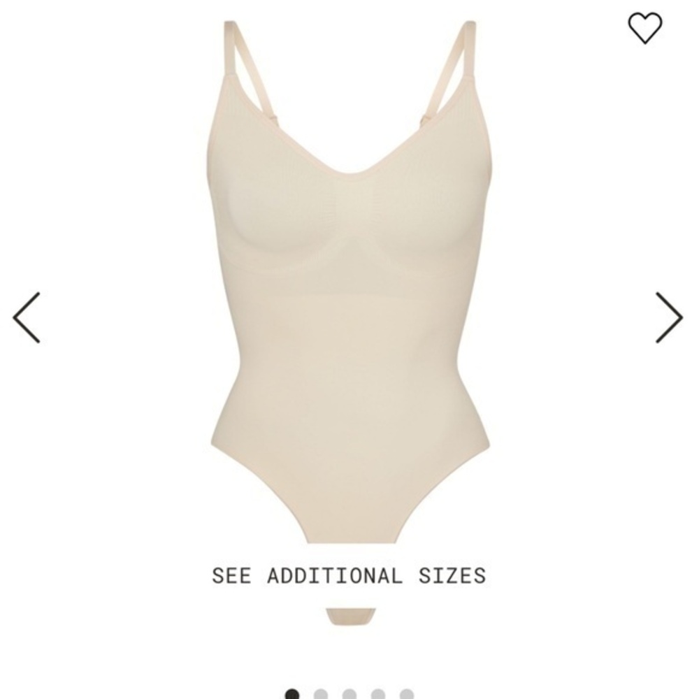 SKIMS bodysuits seamless sculpt thong bodysuit sand XS  Item 3024